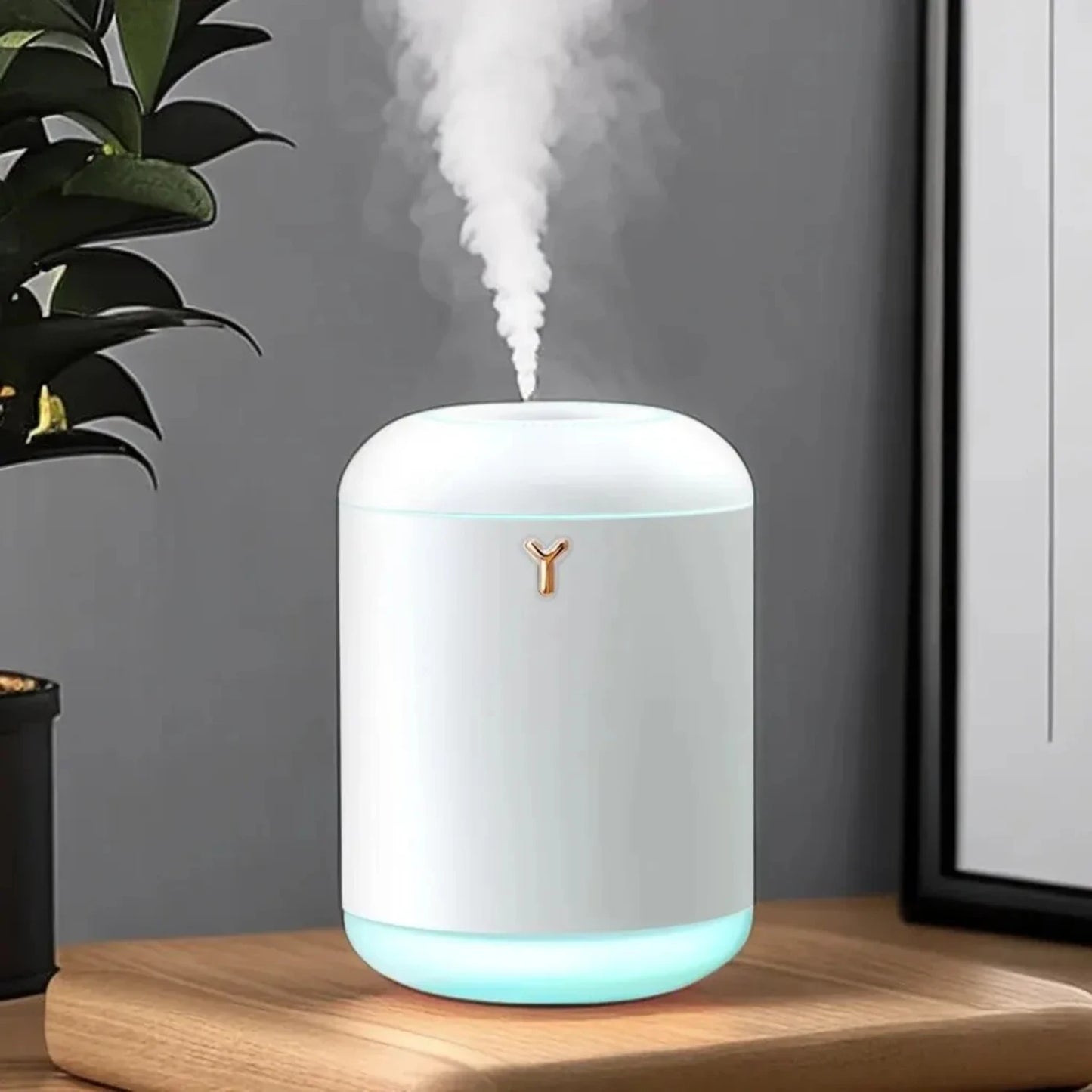 Efficient and powerful compact portable air purifier with 1000ml capacity for purification in office and bedroom. Sleek and idea
